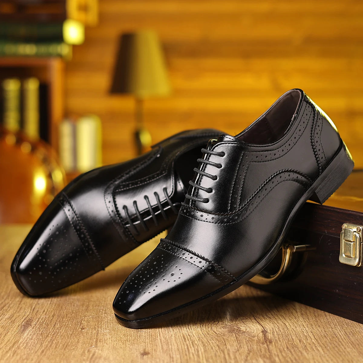 New Men's Fashionable Casual Shoes Formal Shoes  Retro Class