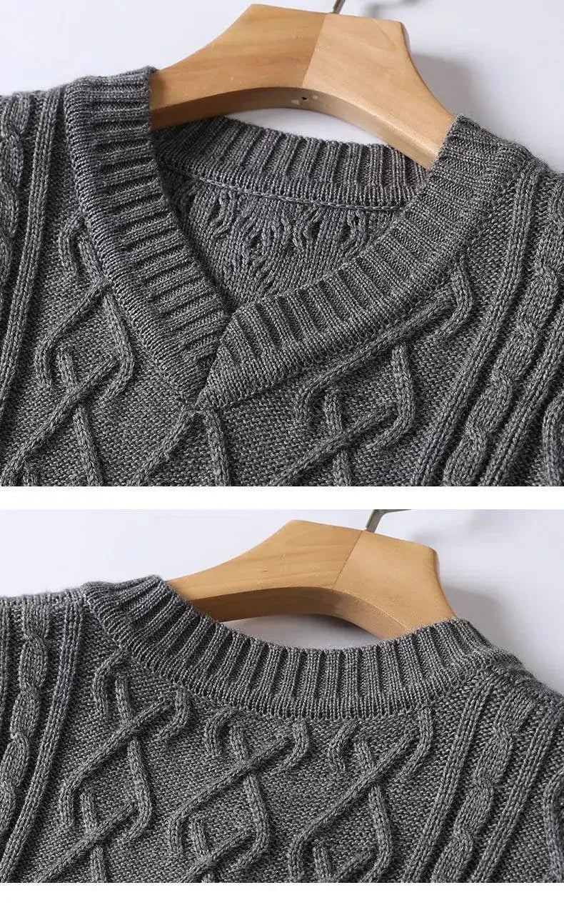 2024 New Autumn and Winter High-end Pullover Chicken Heart Neck Jacquard Long Sleeved Casual Loose and Thickened Men's Sweater